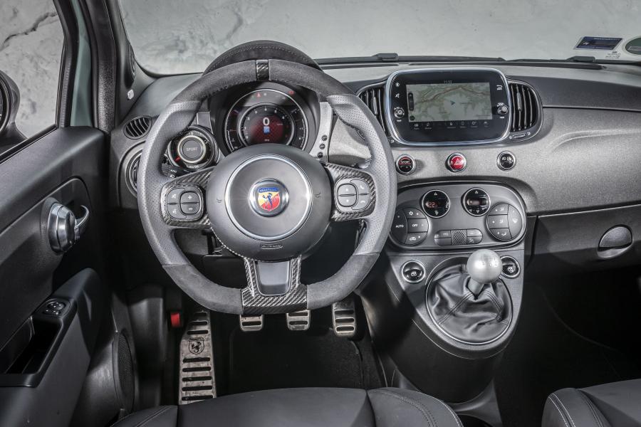 Торпедо Abarth 695 70° Anniversario (312) 2019 года  (WW) (фото 54 из 70)